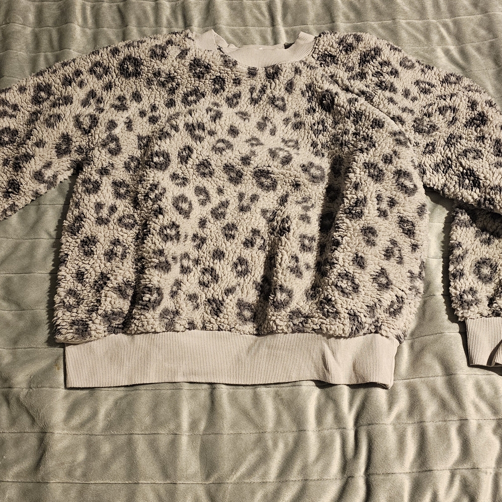 Cozy Leopard Print Crew Neck Sweater